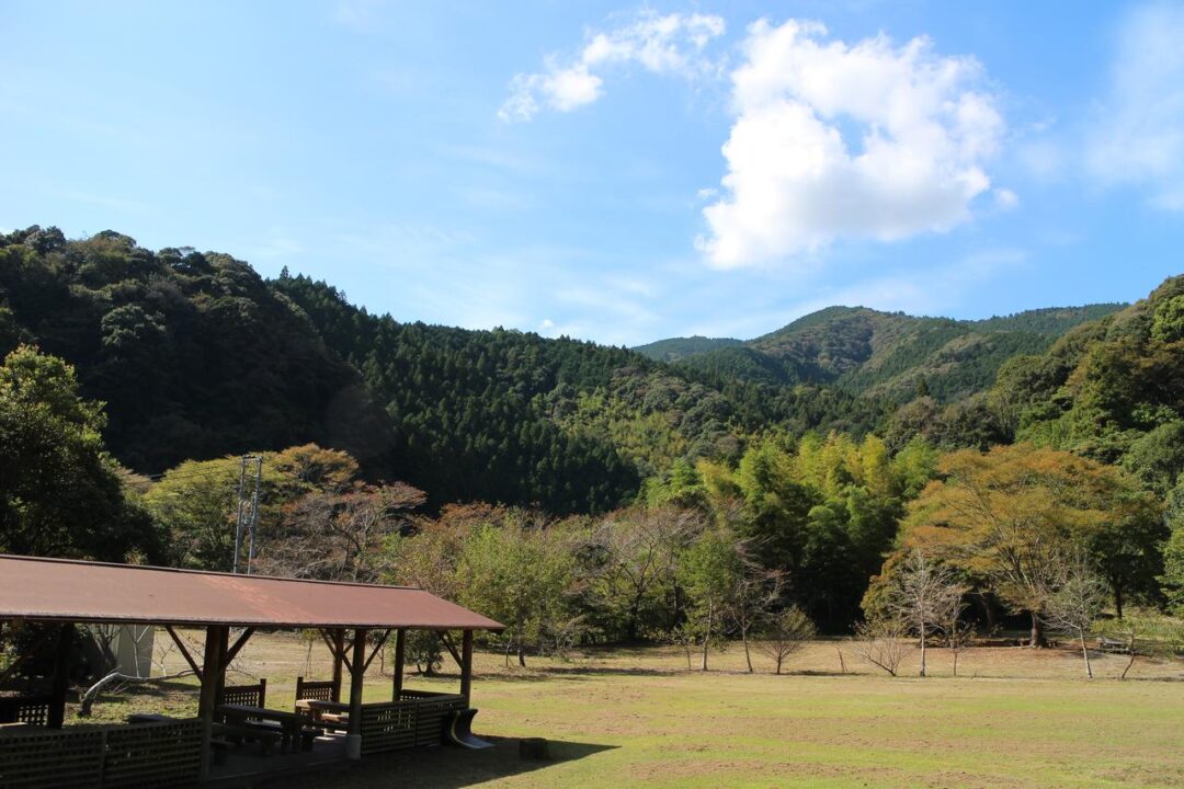 びく石ふれあい広場