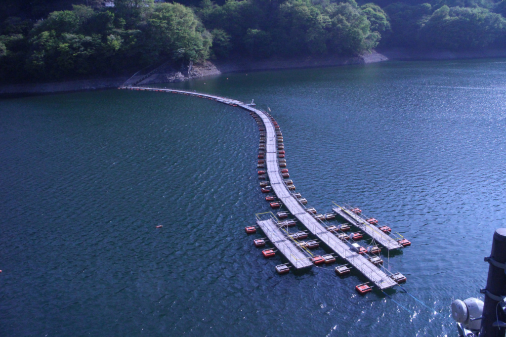 麦山浮橋