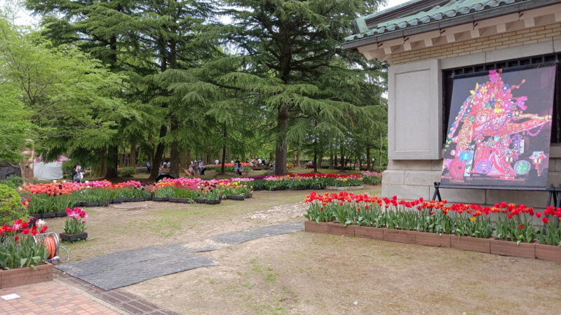 砺波郷土資料館前