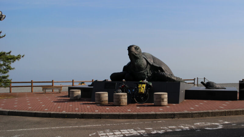 シンボル：海亀像ミリオン